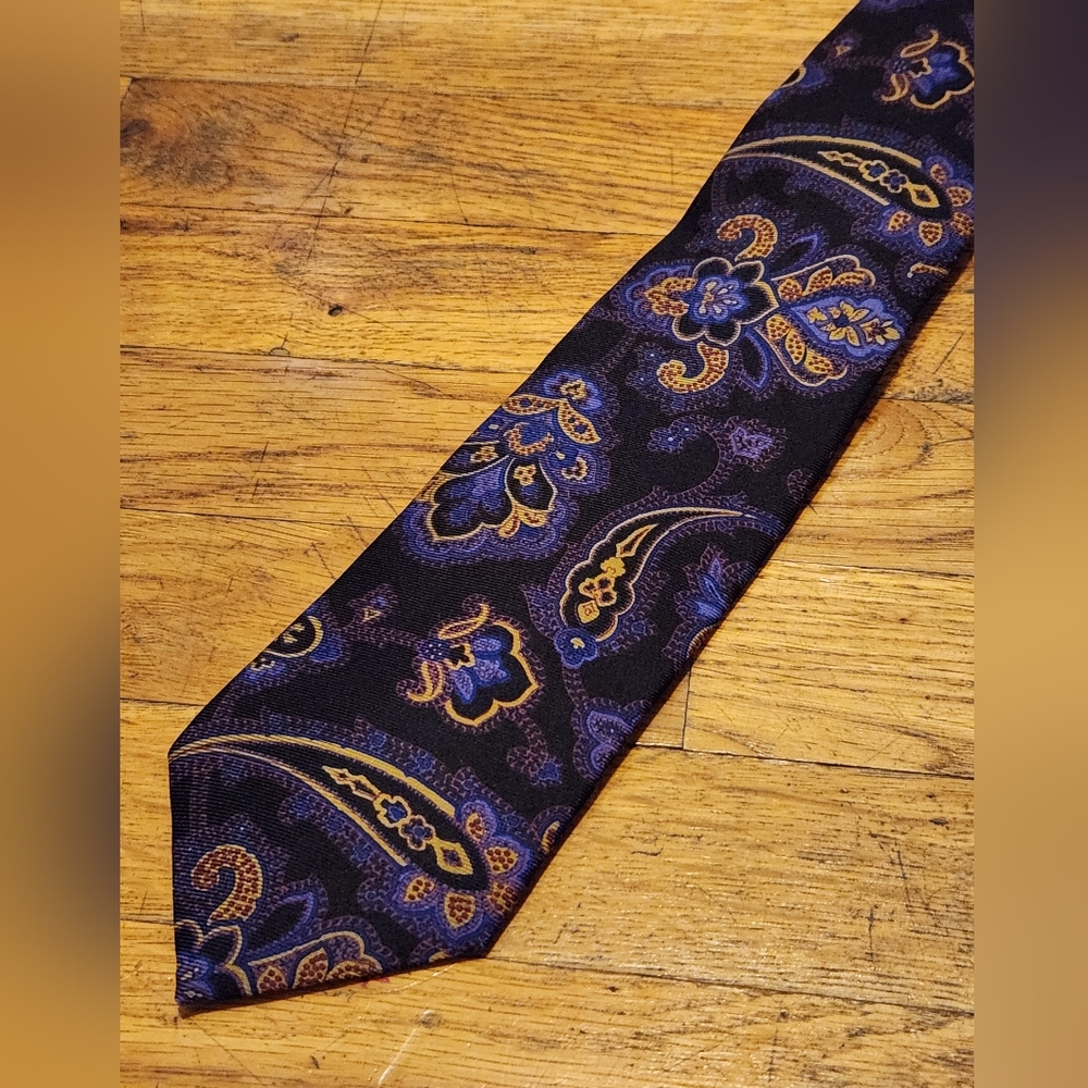 Etro Dark Blue and Gold Paisley Silk Tie